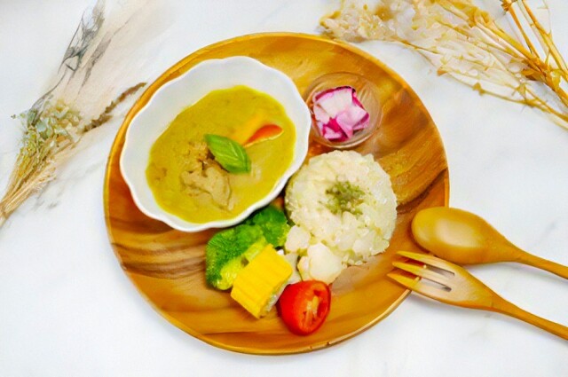 インスタントヴィーガンベジスパイシータイカレー