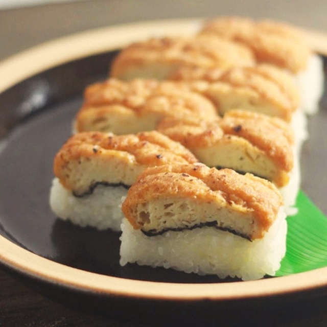 かるなぁ ゆばと豆腐の炙り蒲焼き寿司