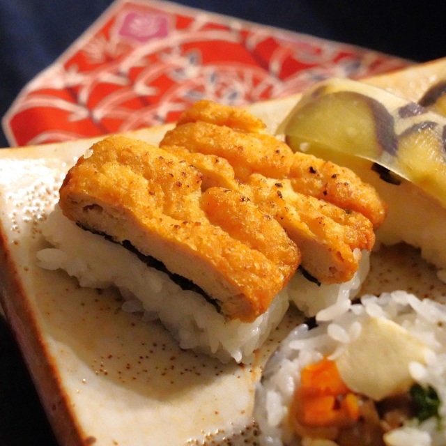 かるなぁ ゆばと豆腐の炙り蒲焼き寿司