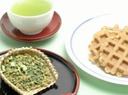 【メール便送料無料】三代に渡り受け継いだ自家製抹茶入り玄米茶２００ｇ入り※