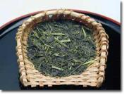 【NHKのためしてガッテンで紹介された静岡県掛川産の深蒸し茶】農家の味！荒造り煎茶100グラム※