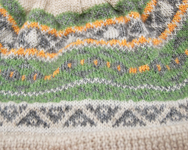 NINE TAILOR　ナインテイラー　ボンボン付きニット帽　Mugwort Watch