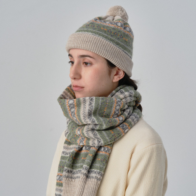 NINE TAILOR　ナインテイラー　ボンボン付きニット帽　Mugwort Watch