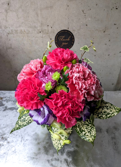 0726洗練された大人らしさとお祝いらしい華やかさを兼ね備えた大人女子のフラワーギフト【ローザ】（サークル）