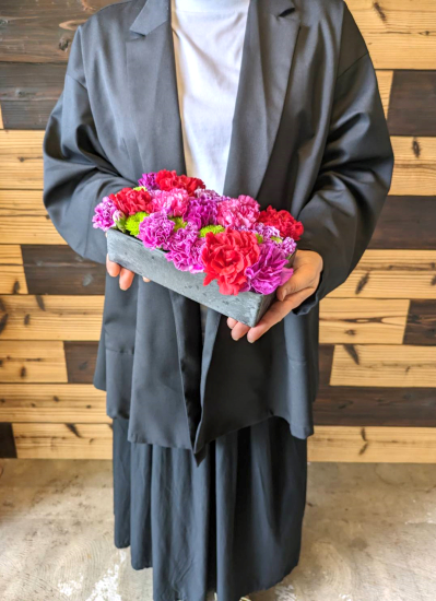 0737洗練された大人らしさとお祝いらしい華やかさを兼ね備えた大人女子のフラワーギフト【ローザ】（レクタングル）