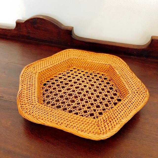 アタ製・六角形型トレイ／おぼん／お皿（20cm×20cm×高さ2cm　ござめ編み）AT239