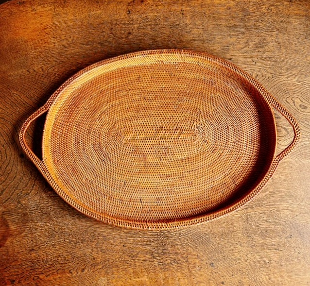 アタ製・持ち手付き楕円形トレイ／オーバルトレイ／おぼん（最大49cm×33cm×高さ3cm）AT325
