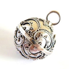 お月さまの模様のガムランボール（Mサイズ・ジャワンタイプ）GB020