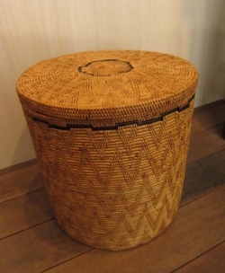 アタ製　蓋付き筒型ボックス（AT011）