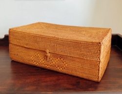 アタ製アロマケース／アロマオイル収納ボックス（27cm×15cm×H10cm／180度開閉できる蓋付き・模様入り）AT211