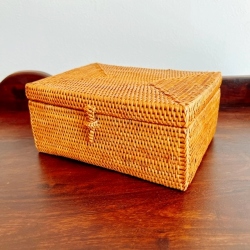 アタ製ふた付きボックスB／小物入れ／お裁縫箱／メイクグッズ・お薬等収納ボックス（17×12×高さ8cm／平編み）AT256