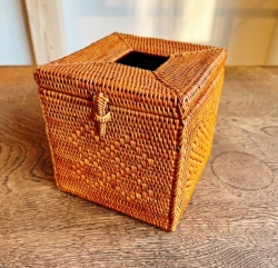 アタ製・キューブ（立方体）型ティッシュボックス／くずかご（蓋付き・蝶つがい付き・約13×13×高さ14cm／モチーフ有り）AT310