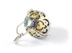 レインボームーンストーン・ガムランボール（Mサイズ・バスケットタイプ）GB002