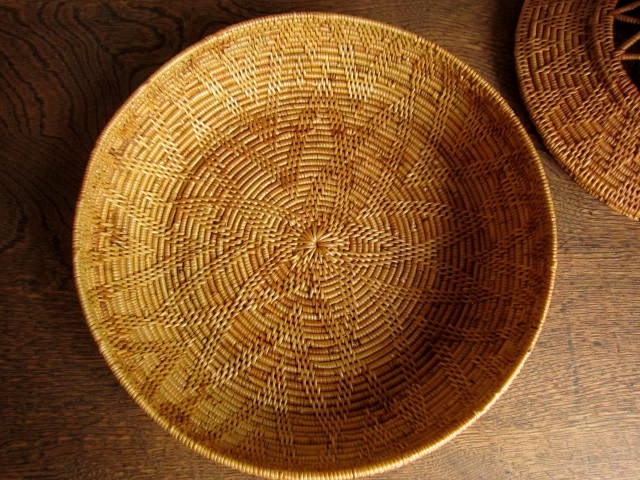 アジアンインテリアにはかかせない！ アタ製・タジン鍋風 ふた付き