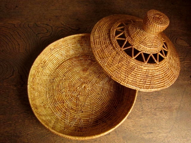 アタ　バスケット アジアンインテリアにはかかせない！ アタ製・タジン鍋風 ふた付き