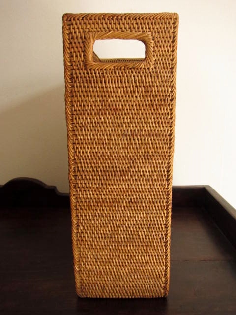 A4サイズのフォルダーや新聞、雑誌などの整理保管に便利！ アタ製