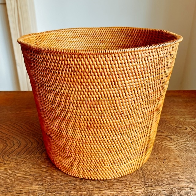 バリのナチュラル感たっぷリ！ アタ製 鉢カバー／植木鉢入れ