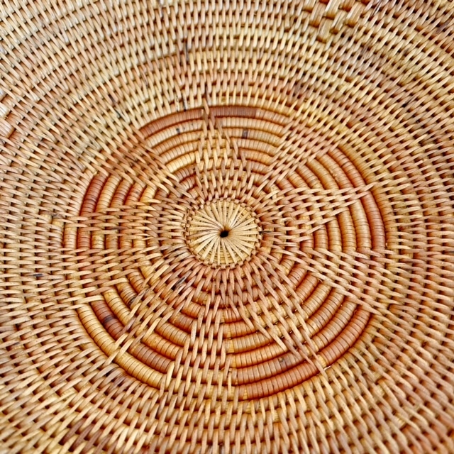 オシャレなアタ製コンポートでインテリアに上品なアジアン