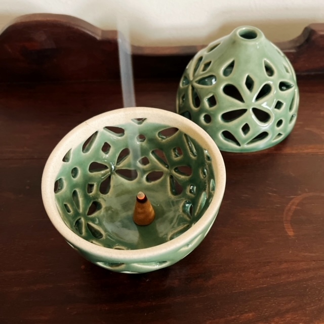 ゆらゆら揺れるキャンドルの炎やお香の煙が雰囲気たっぷり！ バリ島