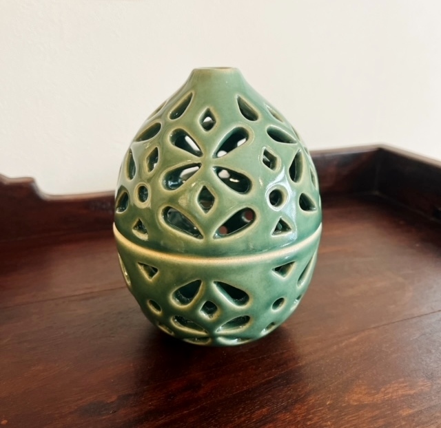 ゆらゆら揺れるキャンドルの炎やお香の煙が雰囲気たっぷり！ バリ島