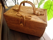 アタ製・持ち手付きメイクボックス（Sサイズ・蓋付き・リボン留め）AT126