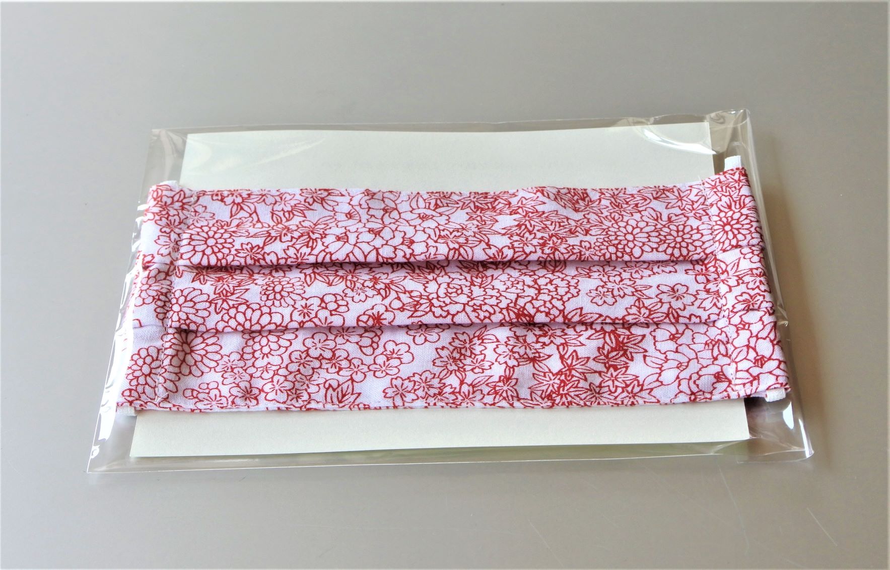 幅広プリーツ赤