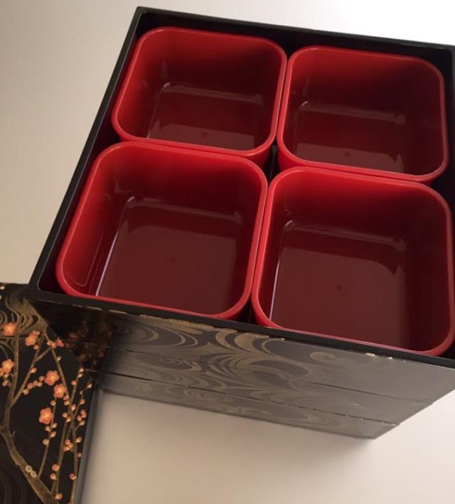 5kg×２箱と3kg×１箱 NK-456FS 肉箱 黒 3段 | 未来をかなえる包装力 ピースボックス