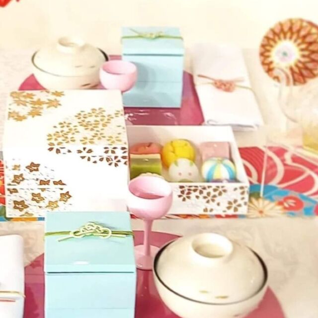 美しい日本の四季を白い重箱に・・・