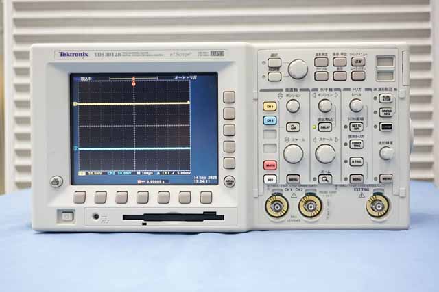 中古　テクトロニクス　デジタルオシロスコープ　TDS3012B　(管理番号：TM457)