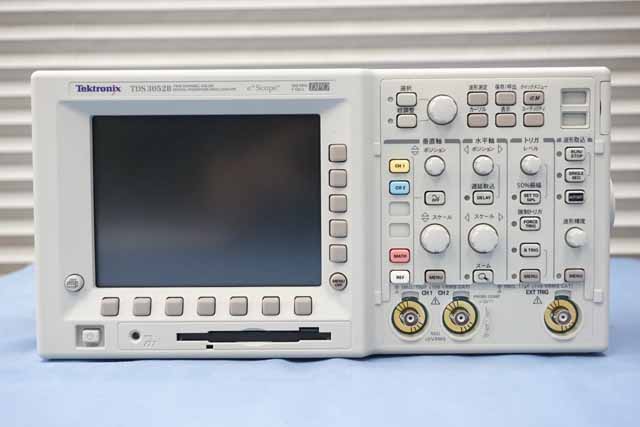 中古　テクトロニクス　デジタルオシロスコープ　TDS3052B　(管理番号：TM458)