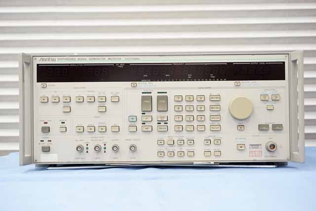 中古　アンリツ　標準信号発生器　MG3633A　(管理番号：UKK-07312)