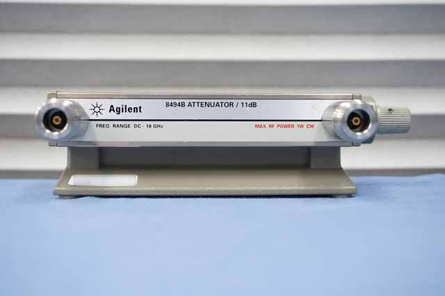 中古 　アジレント　ステップアッテネータ　8494B 　(管理番号：UKK-12405)