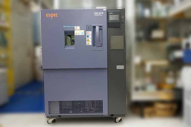 中古　エスペック　小型超低温恒温器　MC-812　(管理番号：UKK-12580)