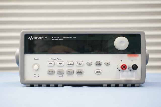 中古　キーサイト　直流安定化電源　E3642A　(管理番号：UKK-12986)