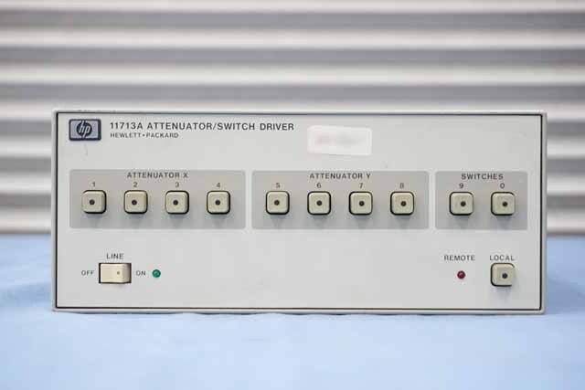 中古　hp　アッテネータ/スイッチ・ドライバ　11713A　(管理番号：UKK-03411)