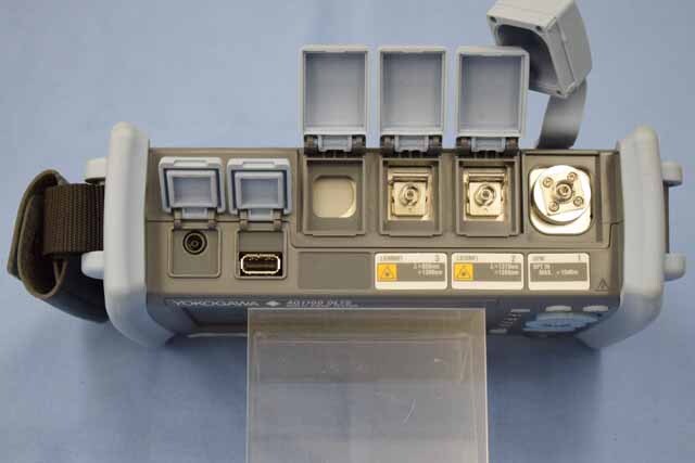 光測定器 光パワーメーター OLTS AQ1100 横河(校正証明あり) 光源・光パワーメータ内蔵一体型 光ロステストセット マルチ