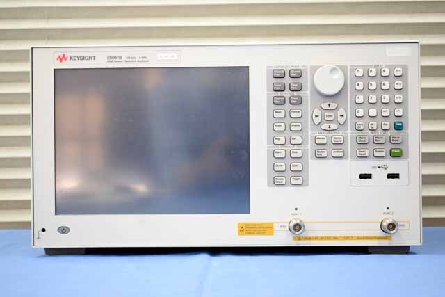 中古　キーサイト　ネットワークアナライザ　E5061B　(管理番号：UKK-12036)