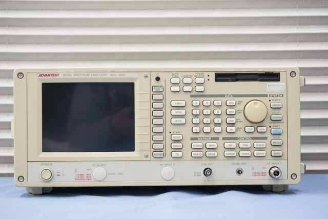 中古　アドバンテスト　スペクトラムアナライザ　R3132　(管理番号：UKK-12205)