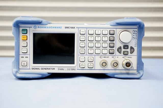 中古　ローデシュワルツ　シグナルジェネレータ　SMC100A　(管理番号：UKK-12315)