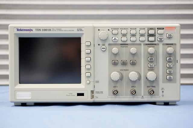 中古 テクトロニクス デジタルオシロスコープ TDS1001B (管理番号：UKK 