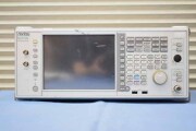中古　アンリツ　ベクトル信号発生器　MG3710A　(管理番号：UKK-12189)
