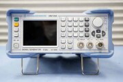 中古　ローデシュワルツ　シグナルジェネレータ　SMC100A　(管理番号：UKK-12998)