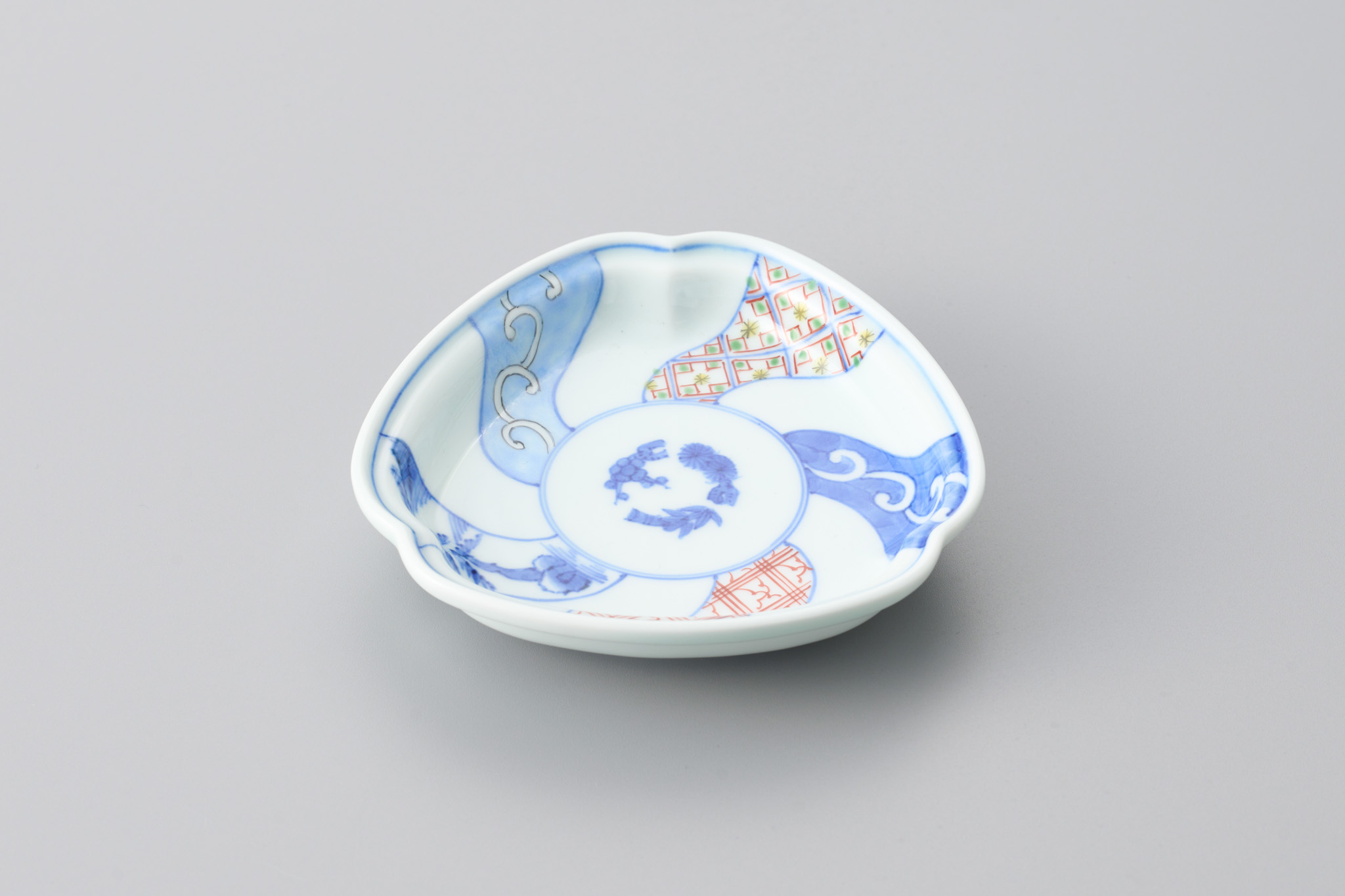 染錦捻祥瑞三方皿