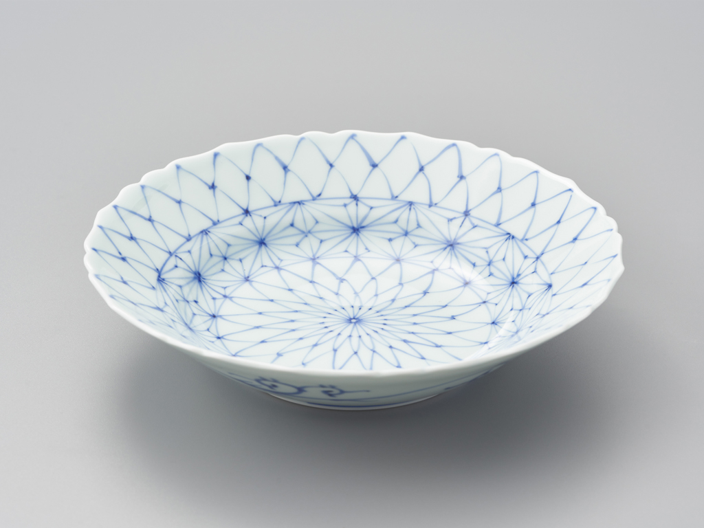 染付網目麻の葉桔梗渕7寸中鉢