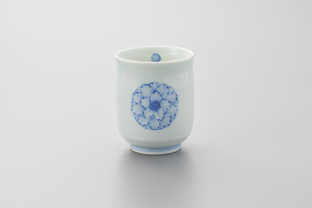 染付牡丹段入反湯呑（小）