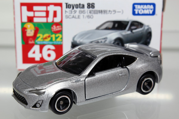 トミカ　赤箱