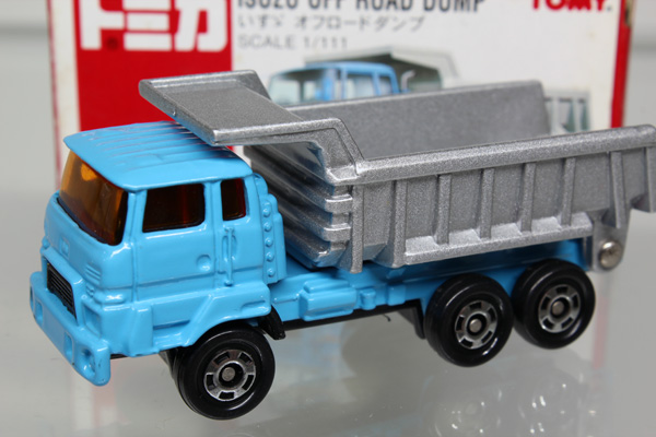ミニカーショップ ケンボックス トミカ 赤箱☆73☆いすゞオフ