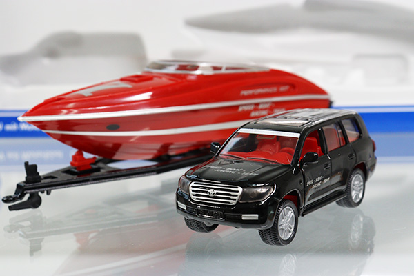 ミニカー km トミカに期待！ 新型ランドクルーザー ZX 300系 1/30 ダイ