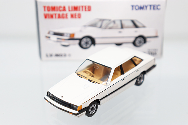 トミカ　TLV　ネオ