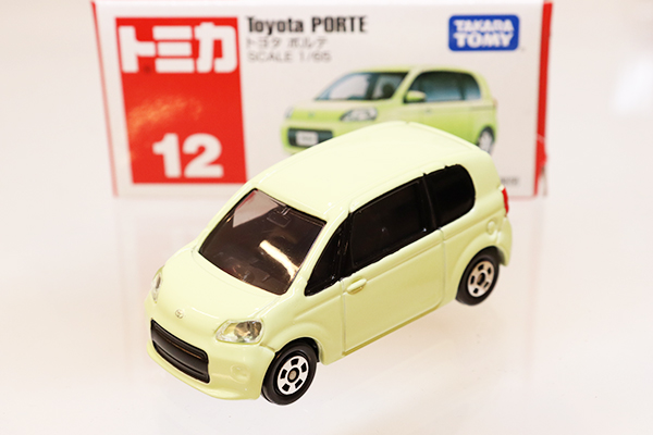 ミニカーショップ ケンボックス トミカ 赤箱☆12☆トヨタポルテ